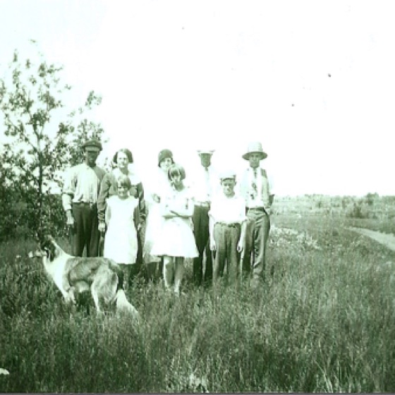 George Wesley Udell, Rosemary Harper, and their children; Margaret, John and Sam, front rowDoris, Olive and Gordon Wesley, about 1930